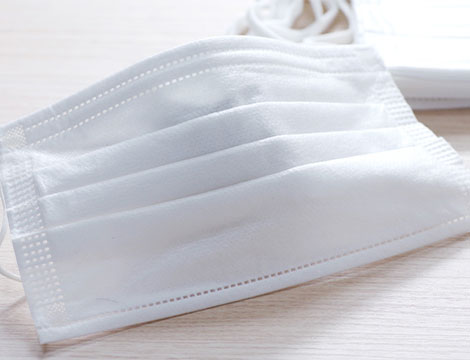 スタッフのマスク着用