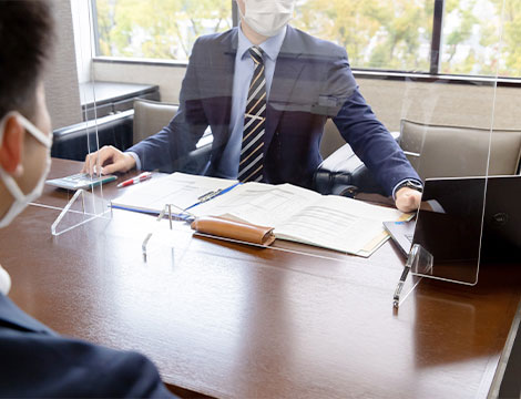 面談時の仕切りパネル設置